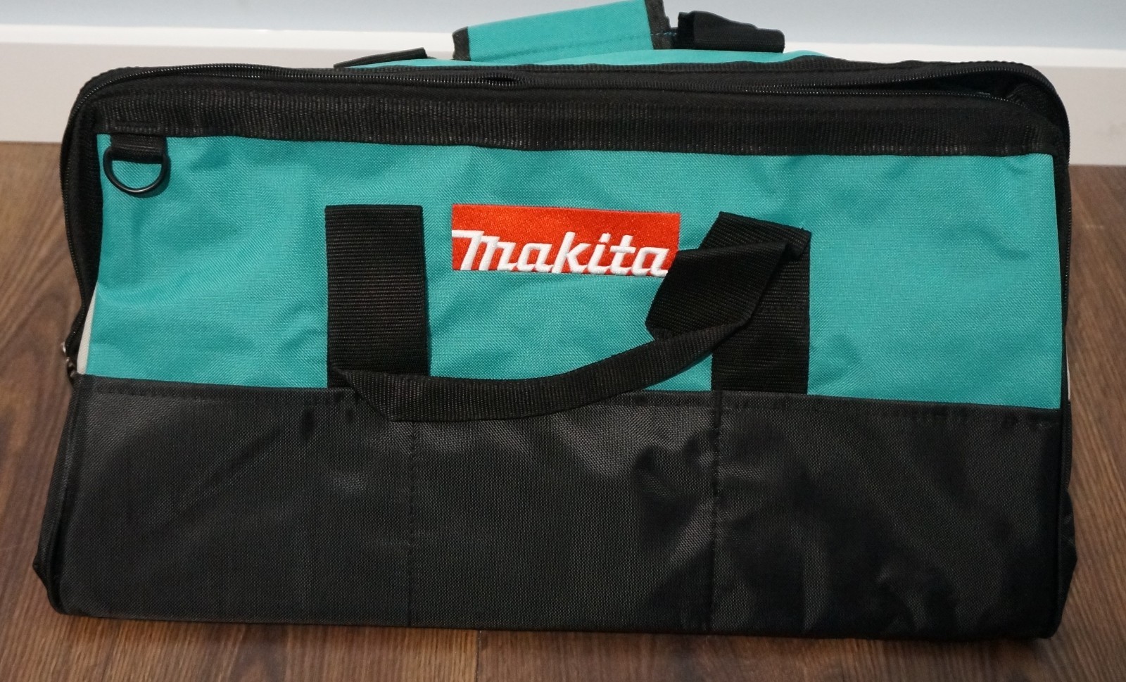 New! Large Makita Premium Contractor Tool Bag (21″ x 12″) [Model: 831271-6]