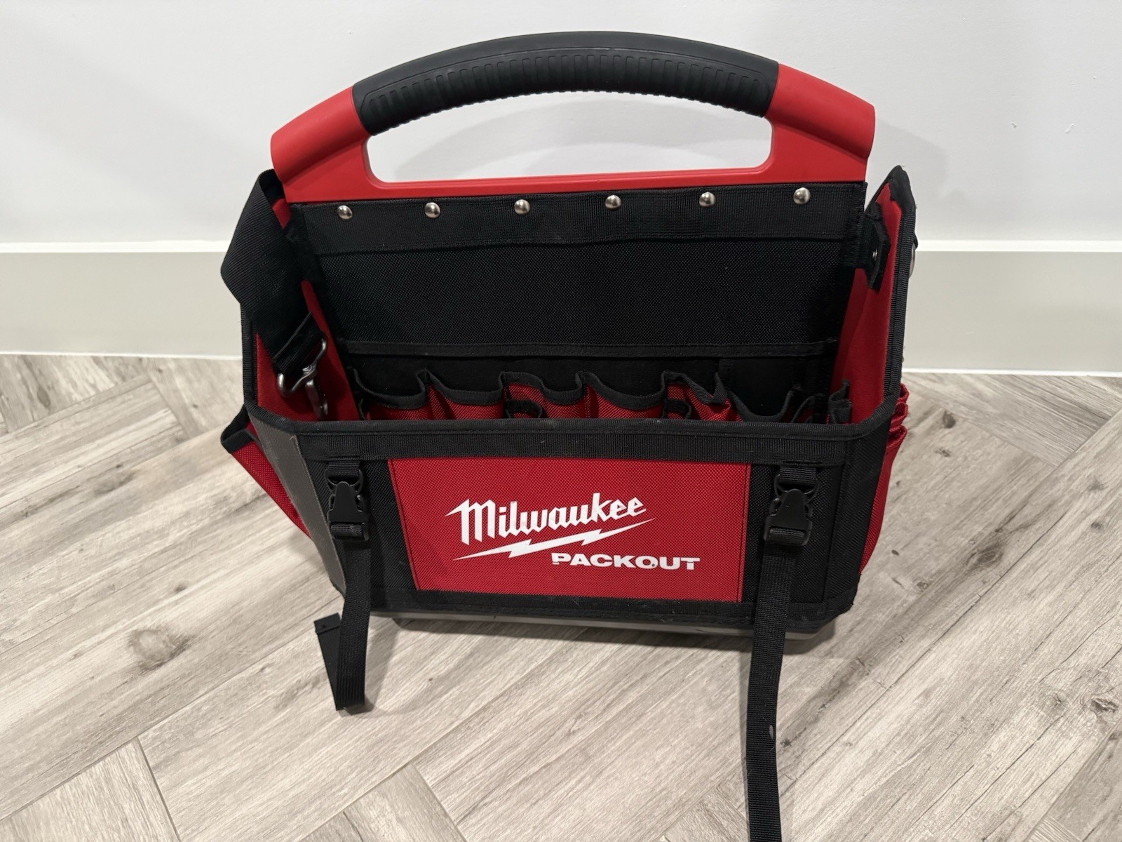 Milwaukee 48-22-8315 PACKOUT 15 in Storage Tote