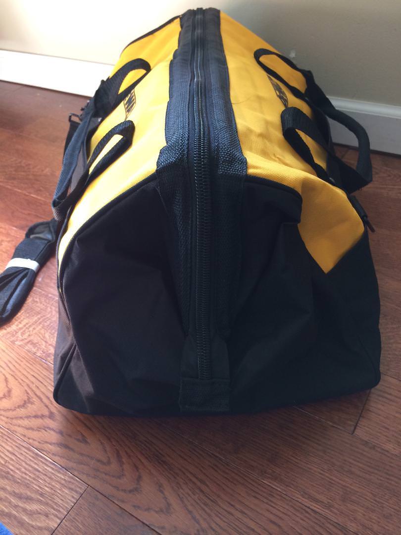 Brand New DeWALT Large Tool Bag Contractor Bag 24″x 12″x 12″ Made For 6 Tool Kit