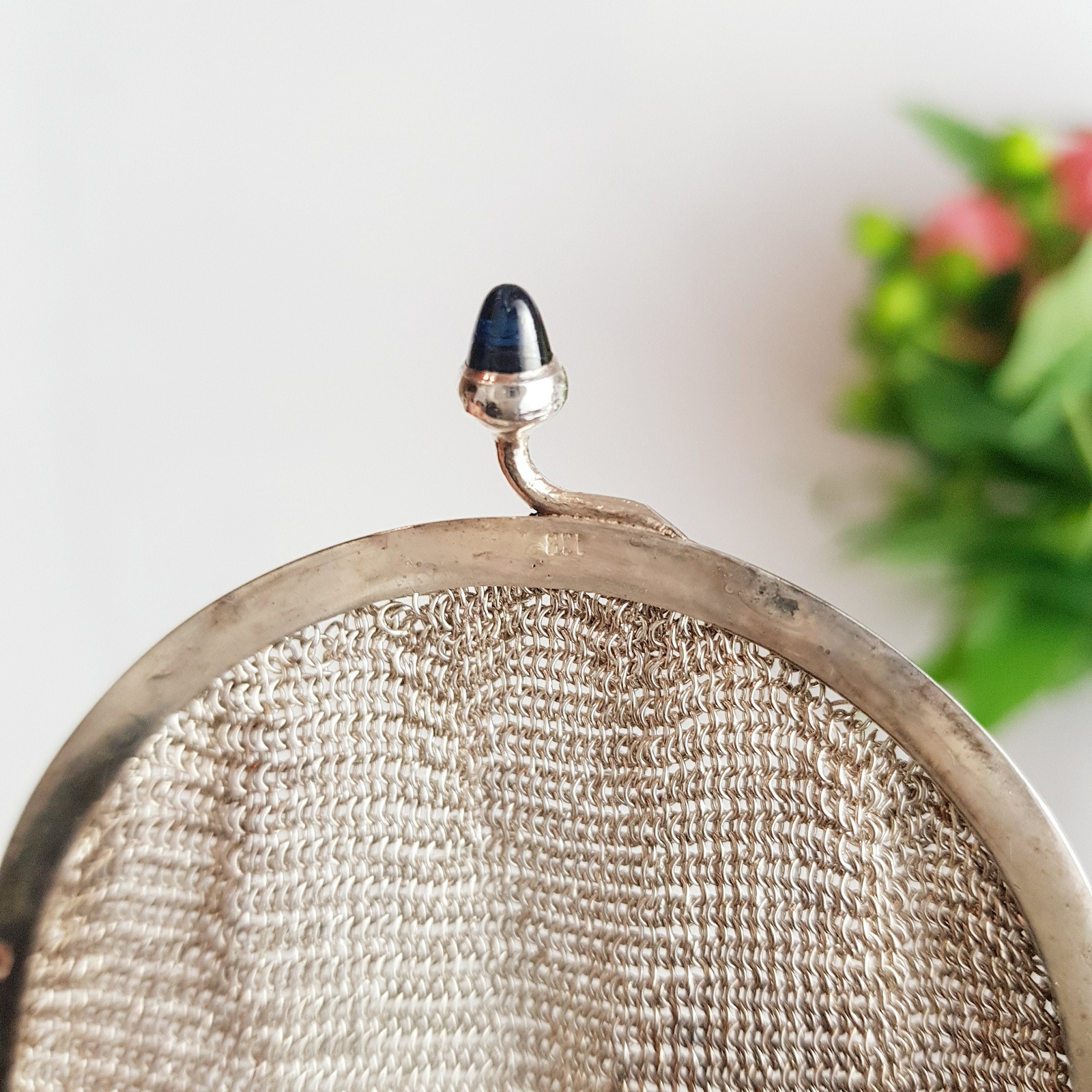 Silver Mesh Flapper Purse – 1920s Art Deco Wristlet with Finger Ring