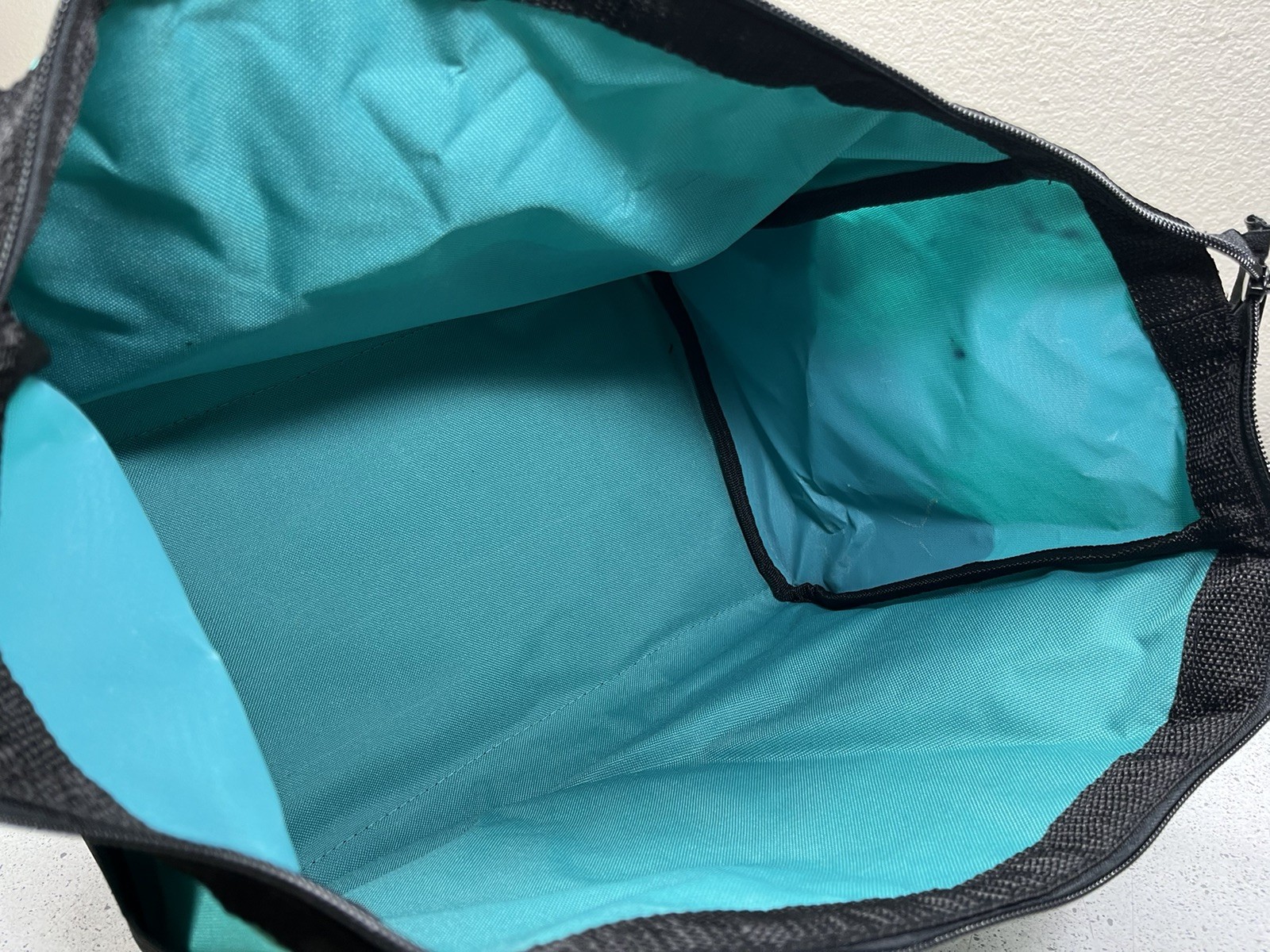 Makita 831253-8 14″ in. Contractor Tool Bag
