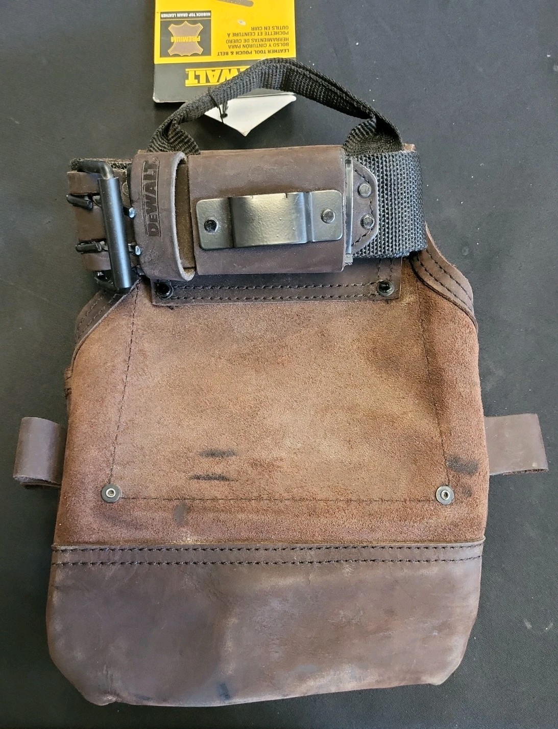 DEWALT Tool Pouch W/Belt Leather DWST550115