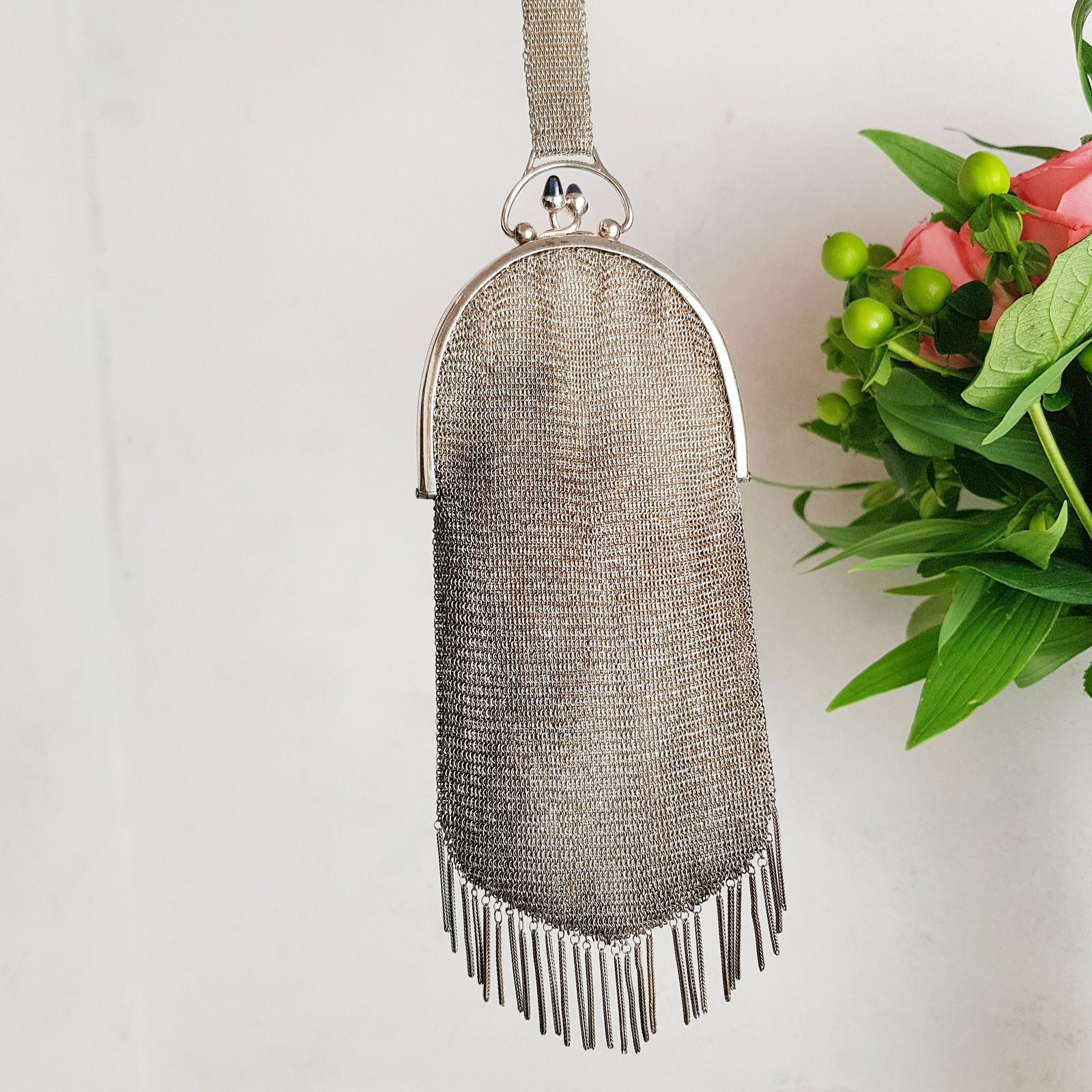 Silver Mesh Flapper Purse – 1920s Art Deco Wristlet with Finger Ring