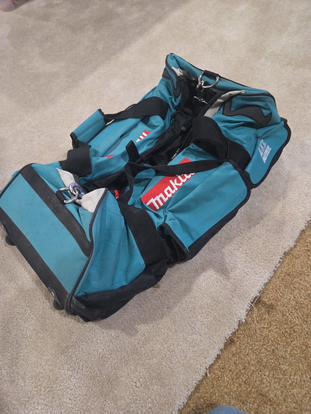 Makita Rolling Tool Bag with strap- Wheels Large size