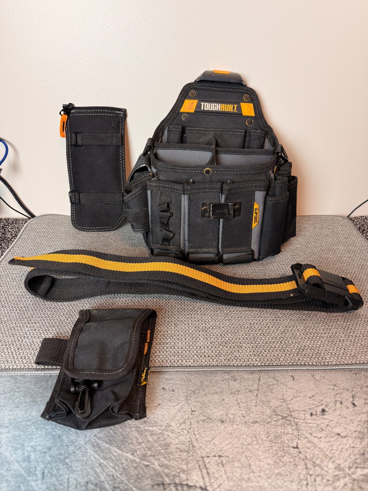 TOUGHBUILT TB-CT-104 Master Electrician’s Pouch Tool Belt Utility Waist Bag