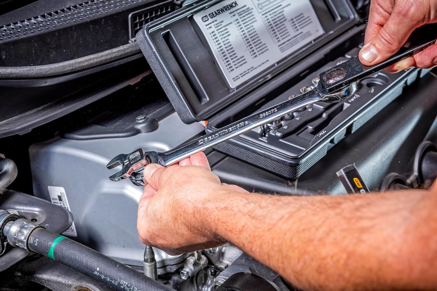 Effortless Serpentine Belt Changes – 15 Piece Ratcheting Tool Set Included