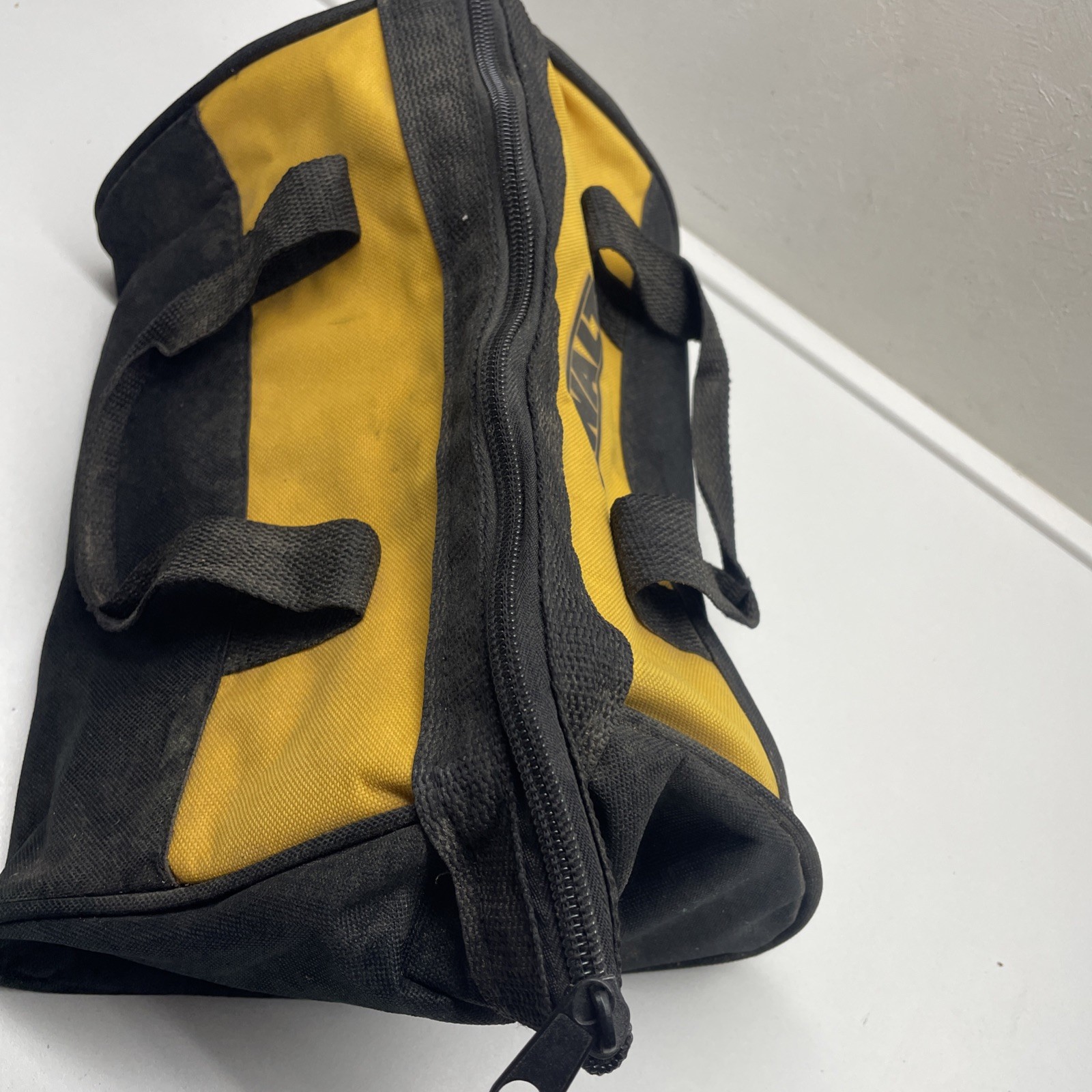 DEWALT N261499 Tool Bag – Small 11”x9”x7” used Good Condition Little Dusty No.Sh
