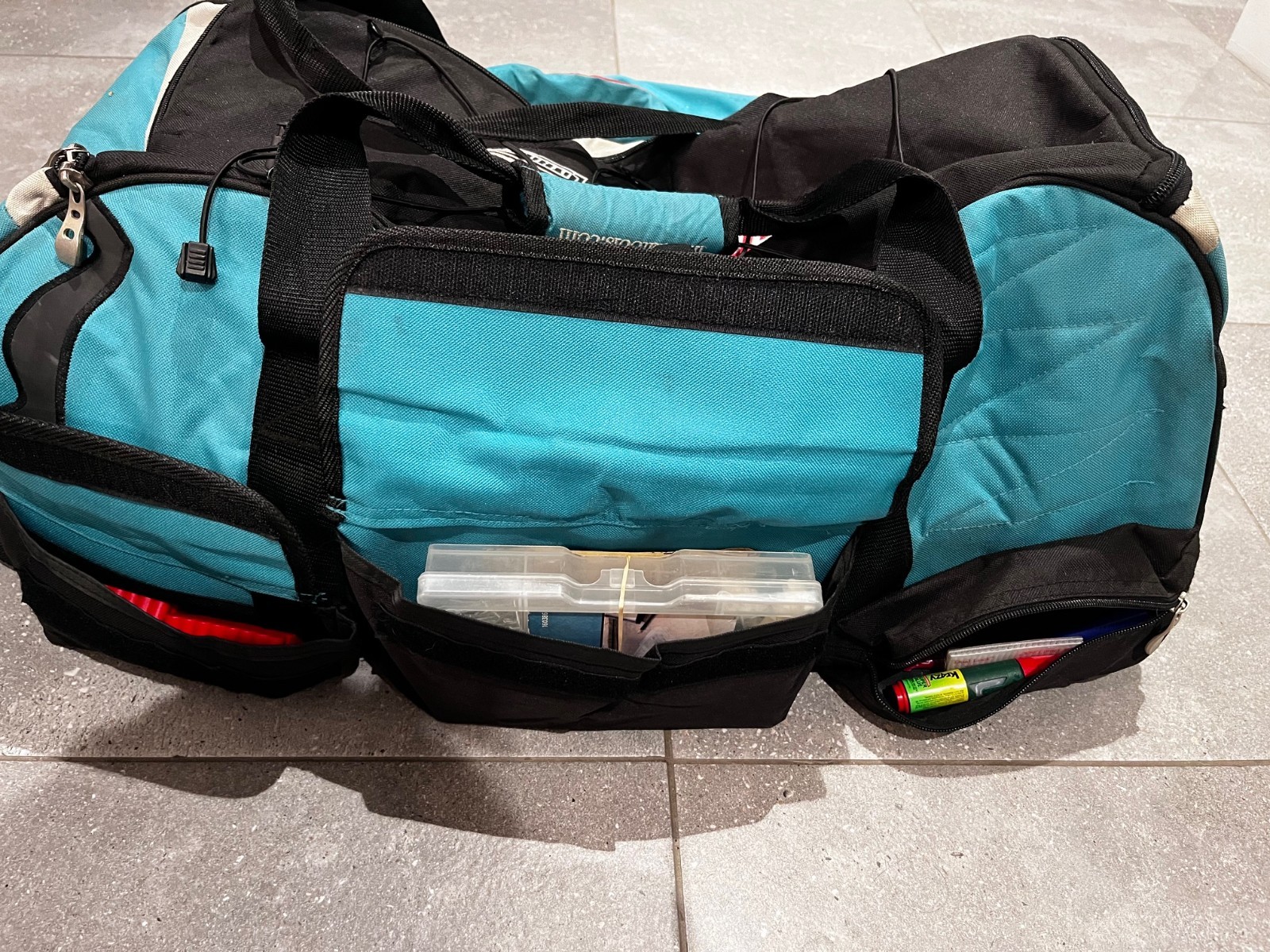 Makita 831269-3 LXT Rolling Tool Bag with Wheel – Large