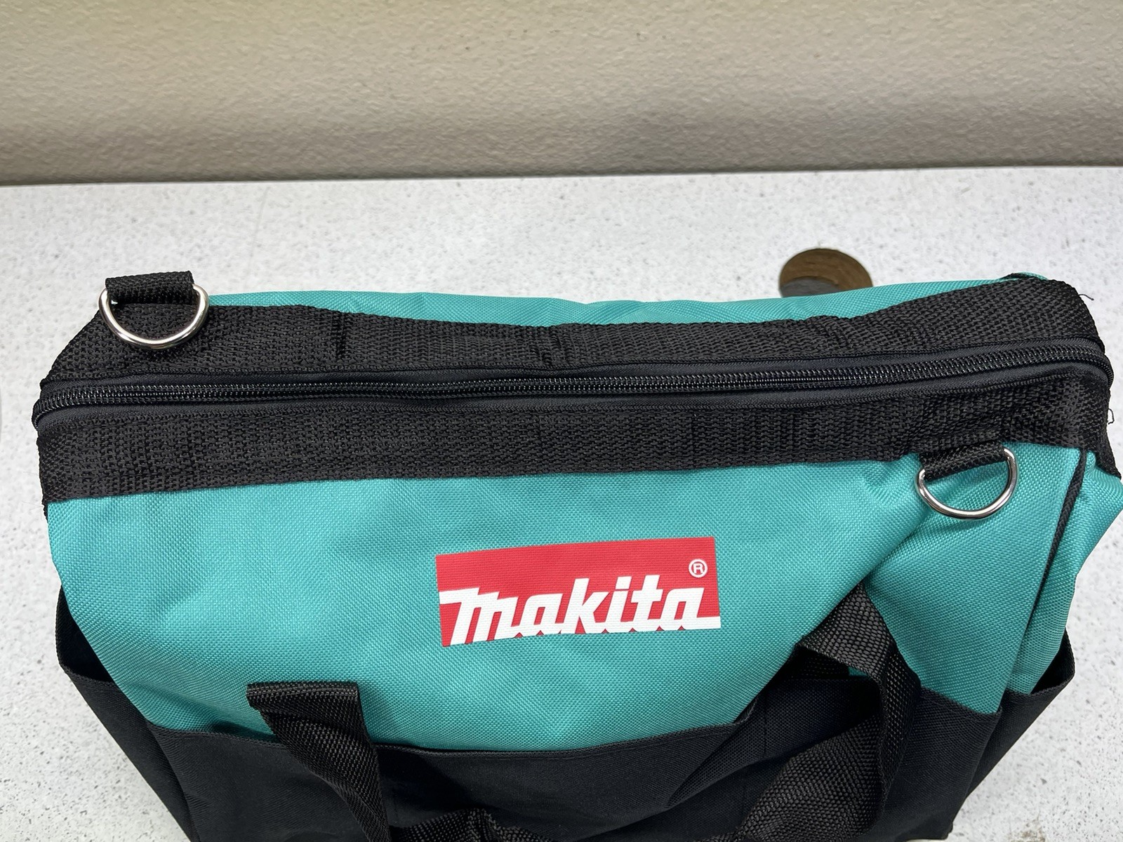 Makita 831253-8 14″ in. Contractor Tool Bag