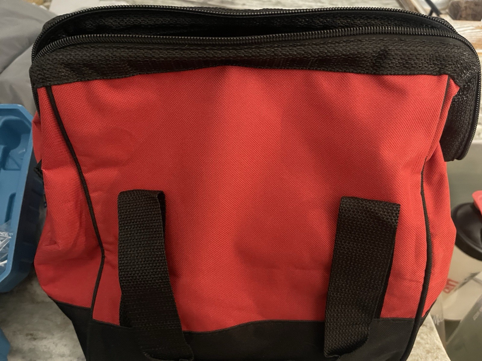 Milwaukee (11″ x 11″ x 10) Heavy Duty Contractors Bag – ‎00158000848