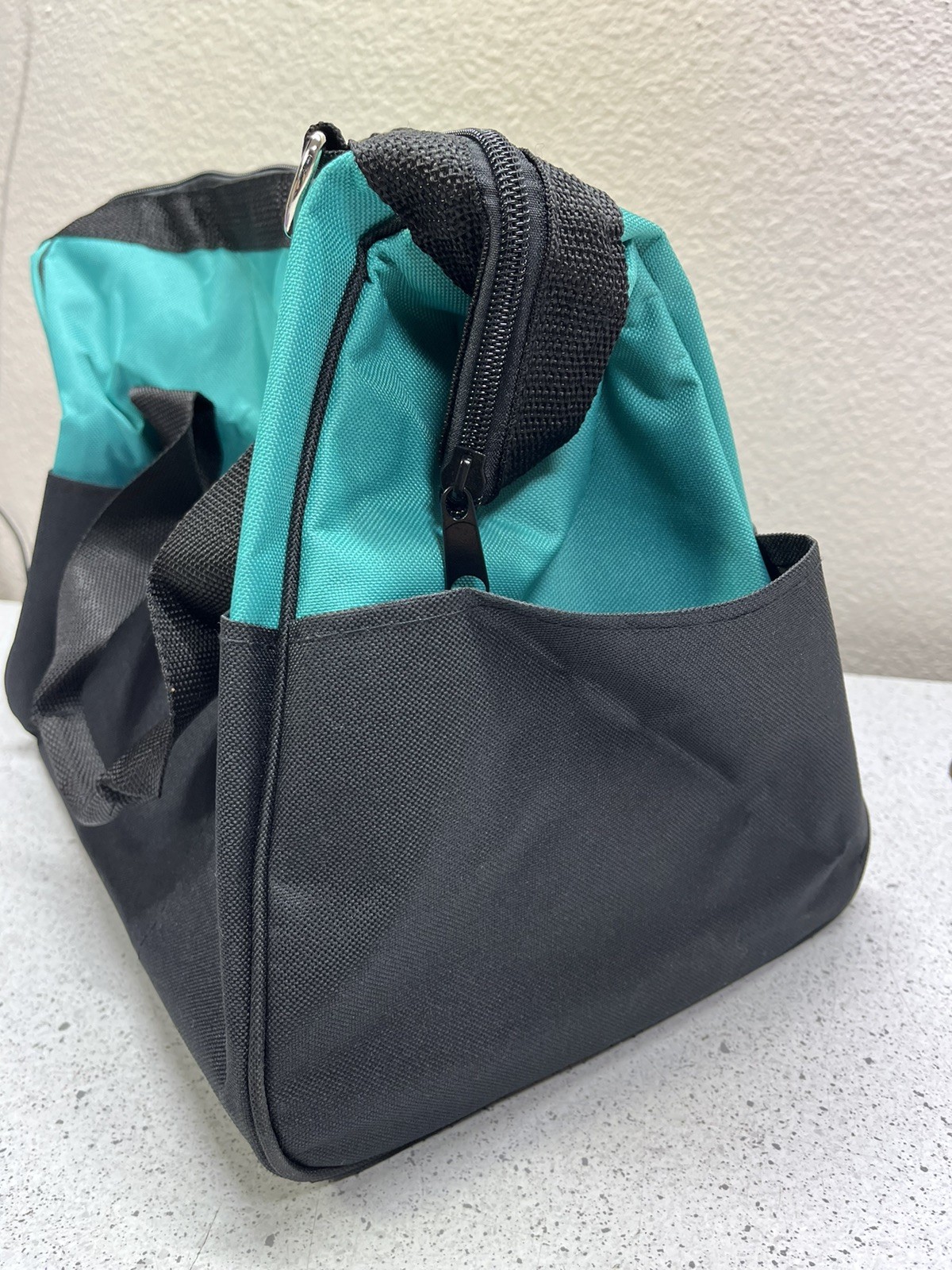Makita 831253-8 14″ in. Contractor Tool Bag