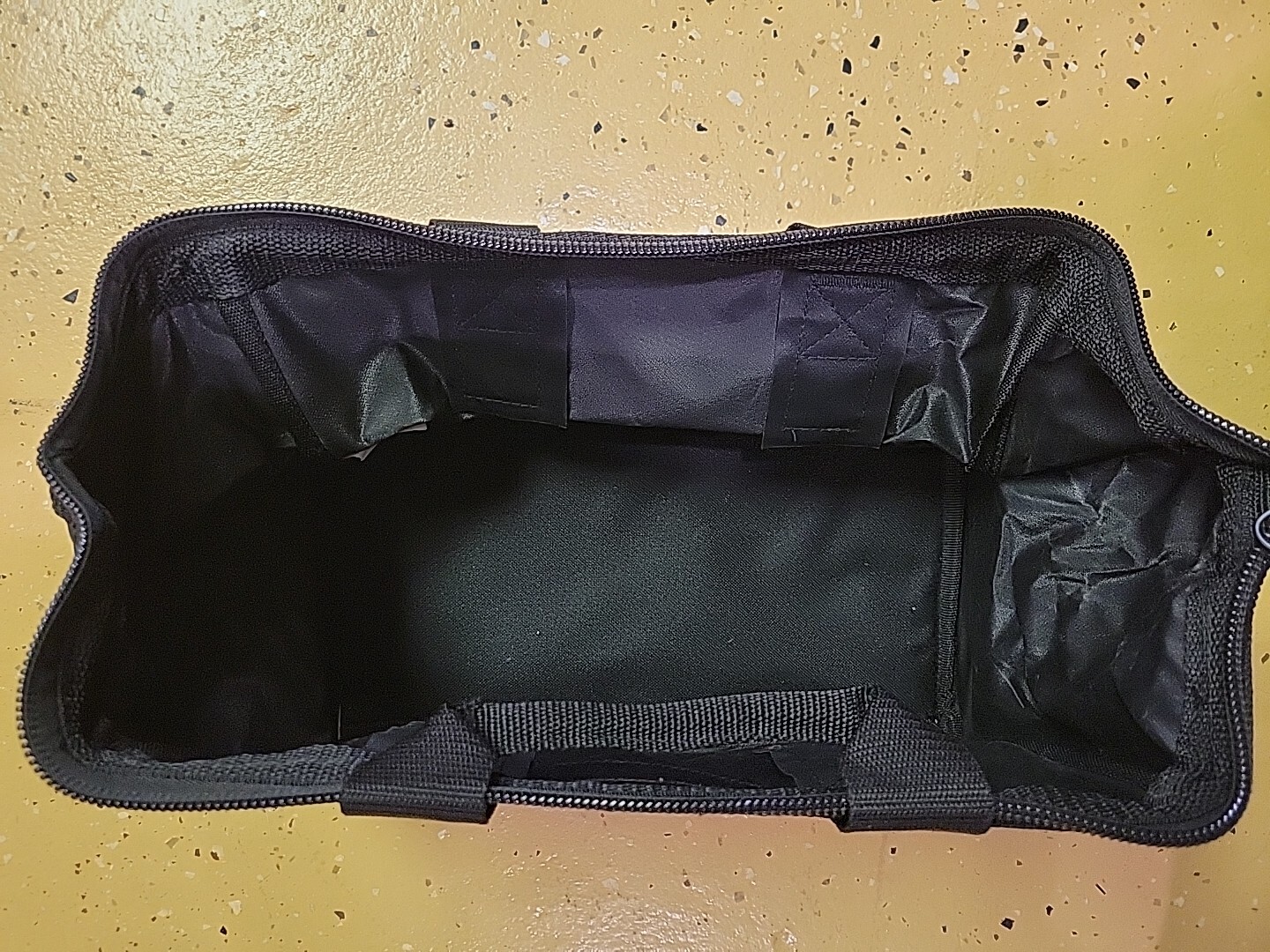 Craftsman 13 in W X 9.75 in H Wide Mouth Tool Bag 6 Pocket Black/Red 513100 NWT