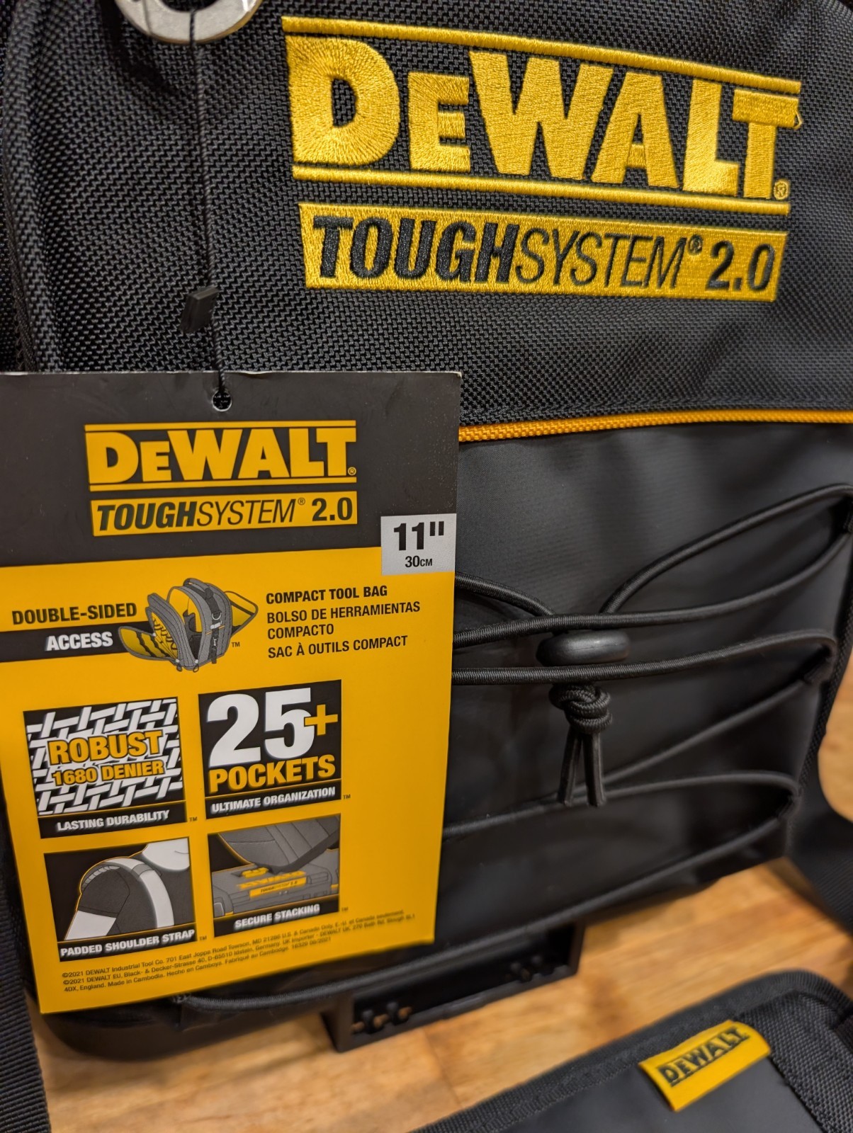 DeWALT (DWST08025) TOUGHSYSTEM 2.0 1680D 11″x 15″ in Compact Tool Bag 25 Pockets