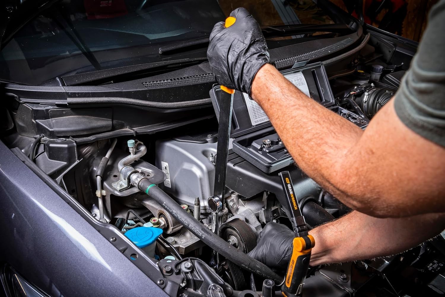 Effortless Serpentine Belt Changes – 15 Piece Ratcheting Tool Set Included
