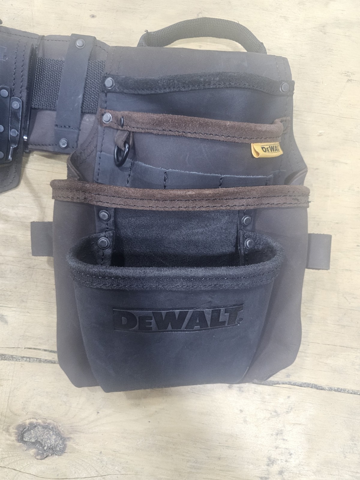 DeWalt DWST550113 Leather Tool Rig – Tool Apron – New