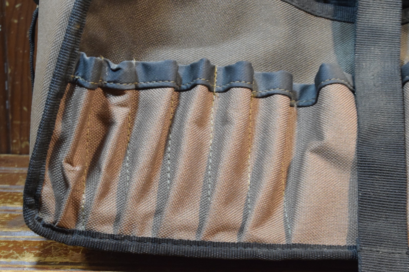 AWP 15″ TOOL BAG 23 COMPARTMENTS FIXED HANDLE SHOULDER SLING TAPE MEASURE LOOP