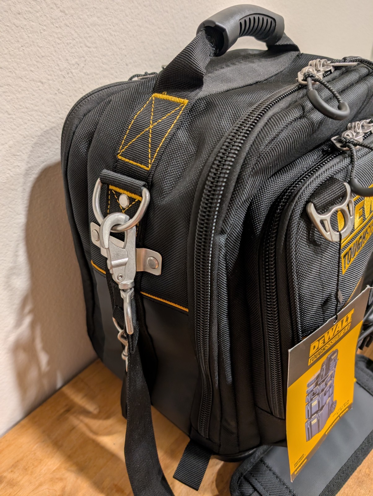 DeWALT (DWST08025) TOUGHSYSTEM 2.0 1680D 11″x 15″ in Compact Tool Bag 25 Pockets