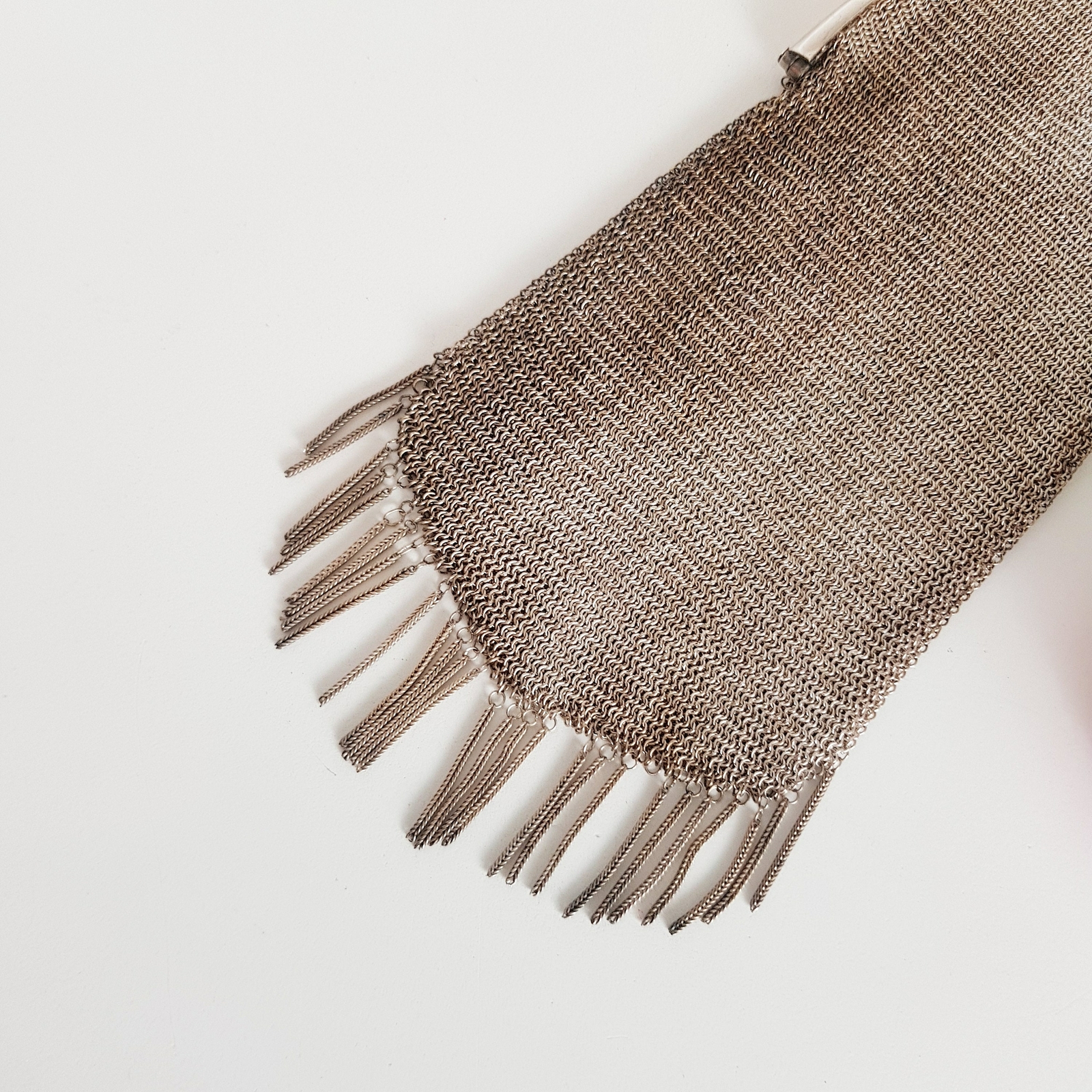 Silver Mesh Flapper Purse – 1920s Art Deco Wristlet with Finger Ring
