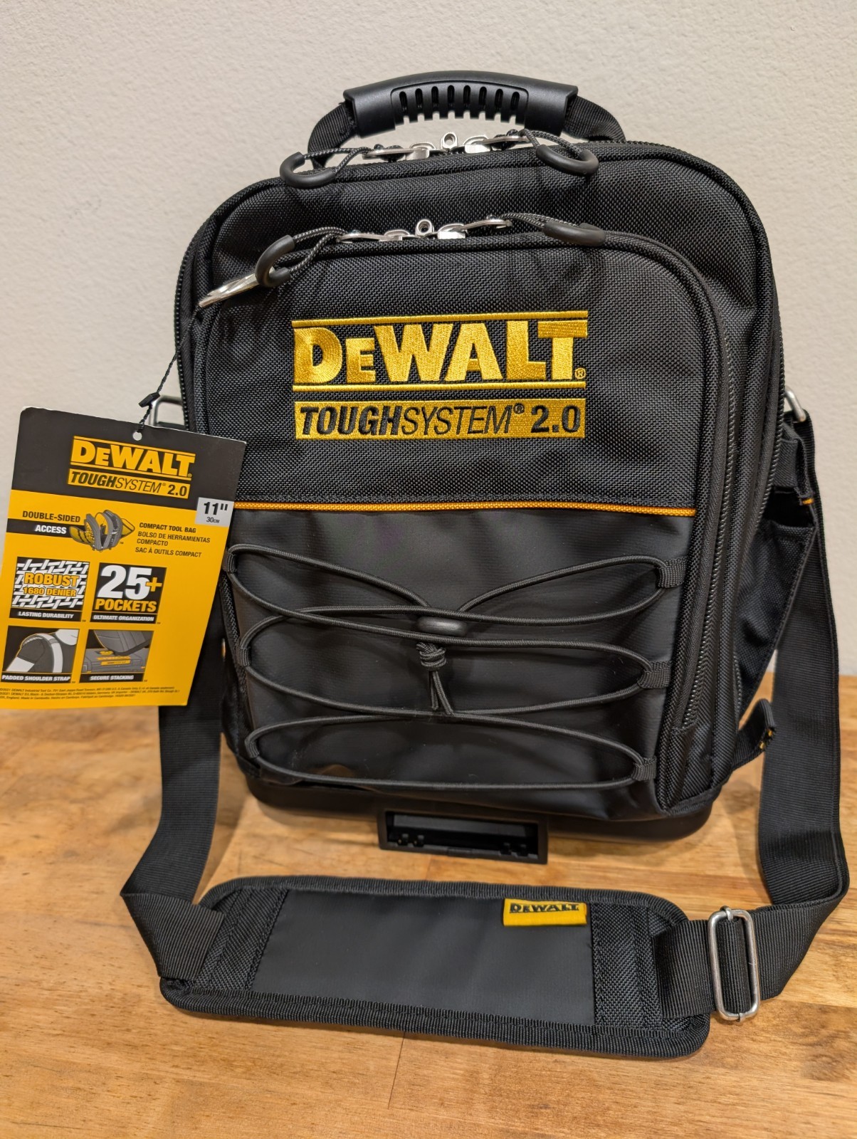 DeWALT (DWST08025) TOUGHSYSTEM 2.0 1680D 11″x 15″ in Compact Tool Bag 25 Pockets