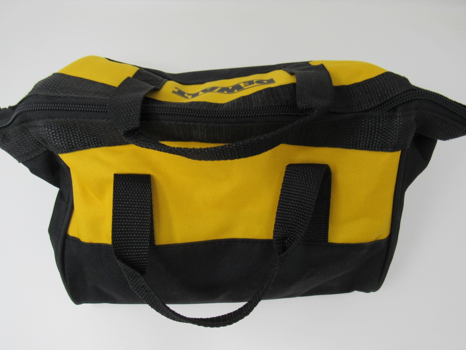 Dewalt N261499 Tool Bag – Small 10-1/2-in x 9-in x 6-in