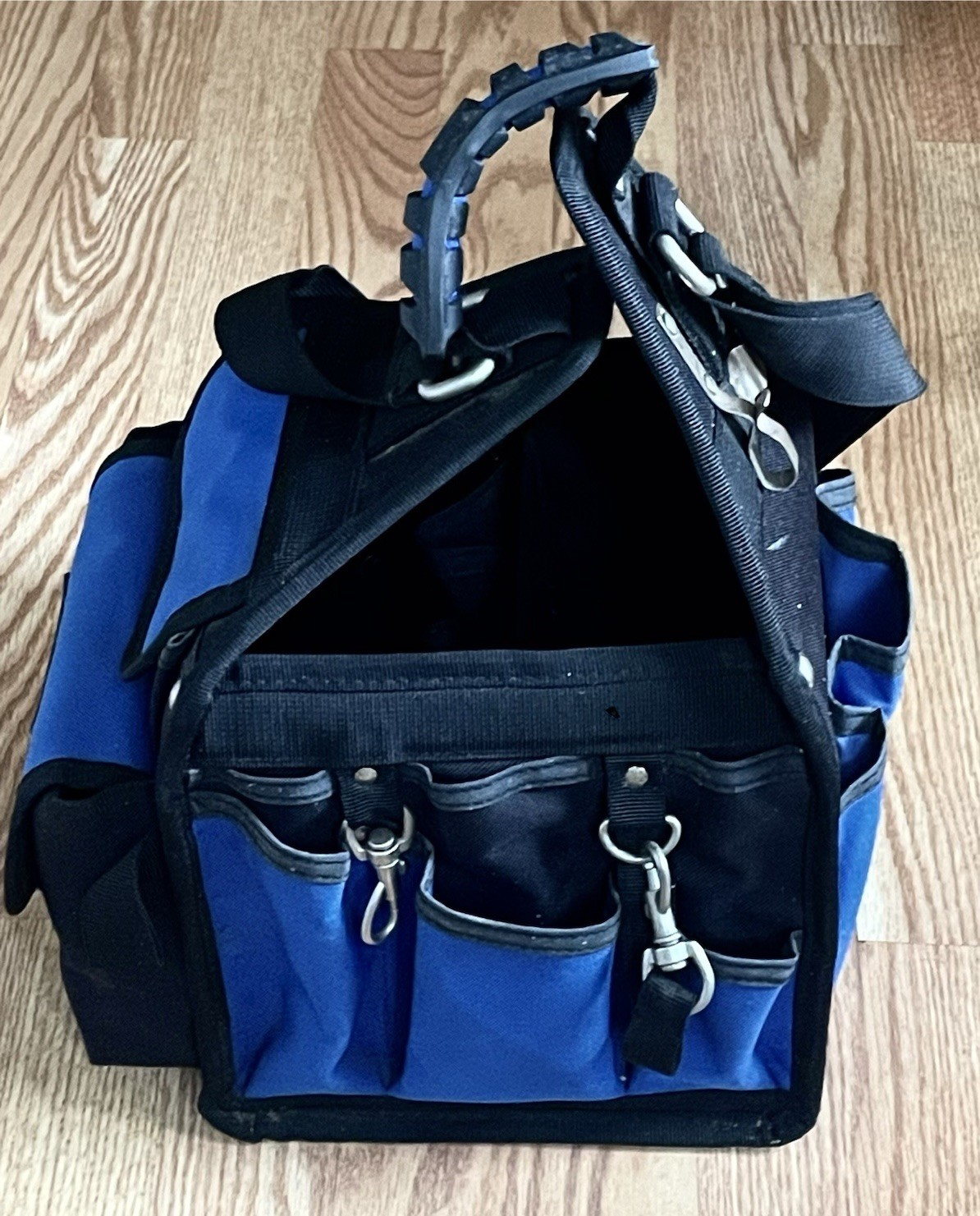 VINTAGE LUTRON ELECTRICIANS SHOULDER SLING TOOL BAG WITH MULTIPLE COMPARTMENTS