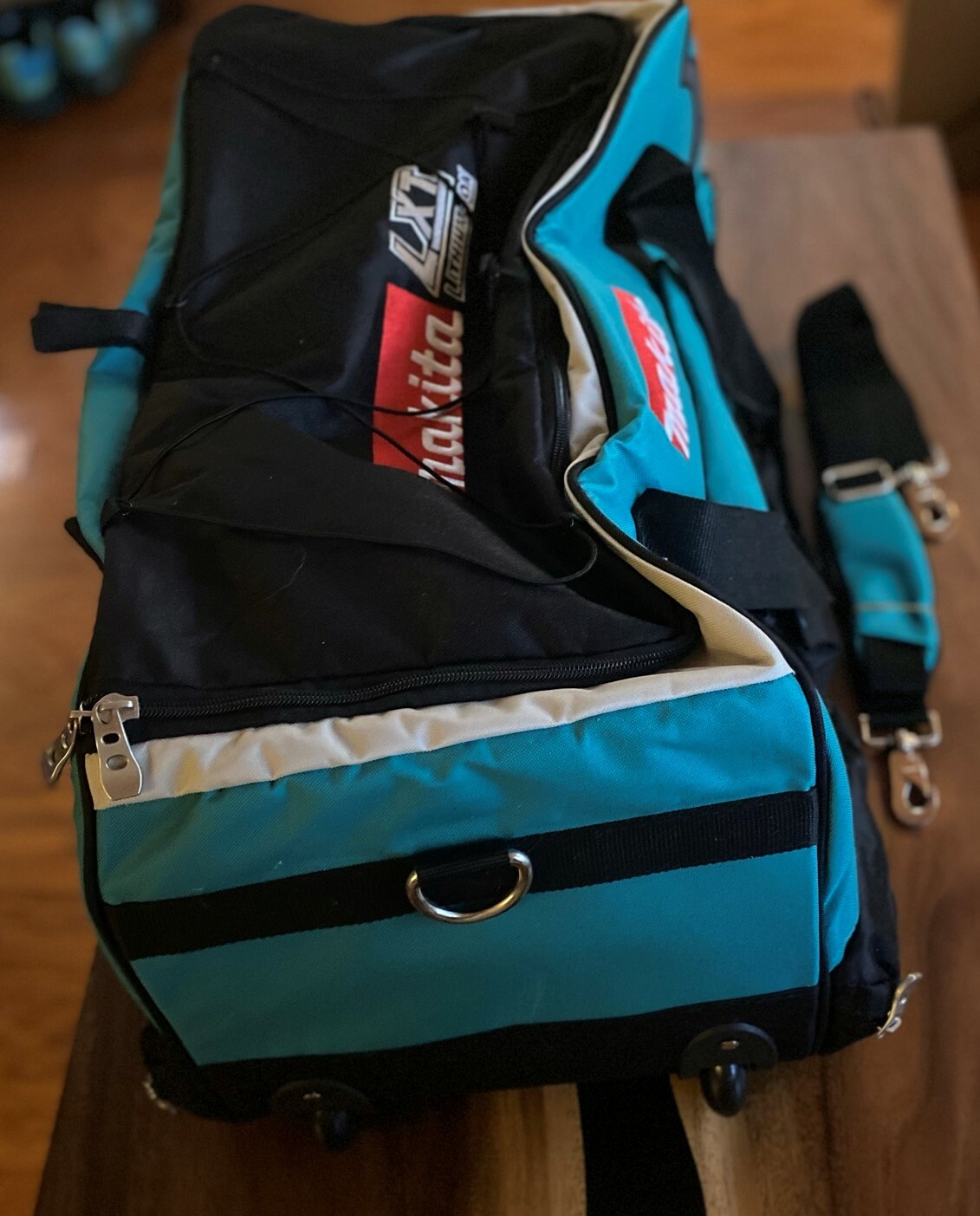 Makita Large Canvas Duffel Bag/Case w/ Wheels – Never Used