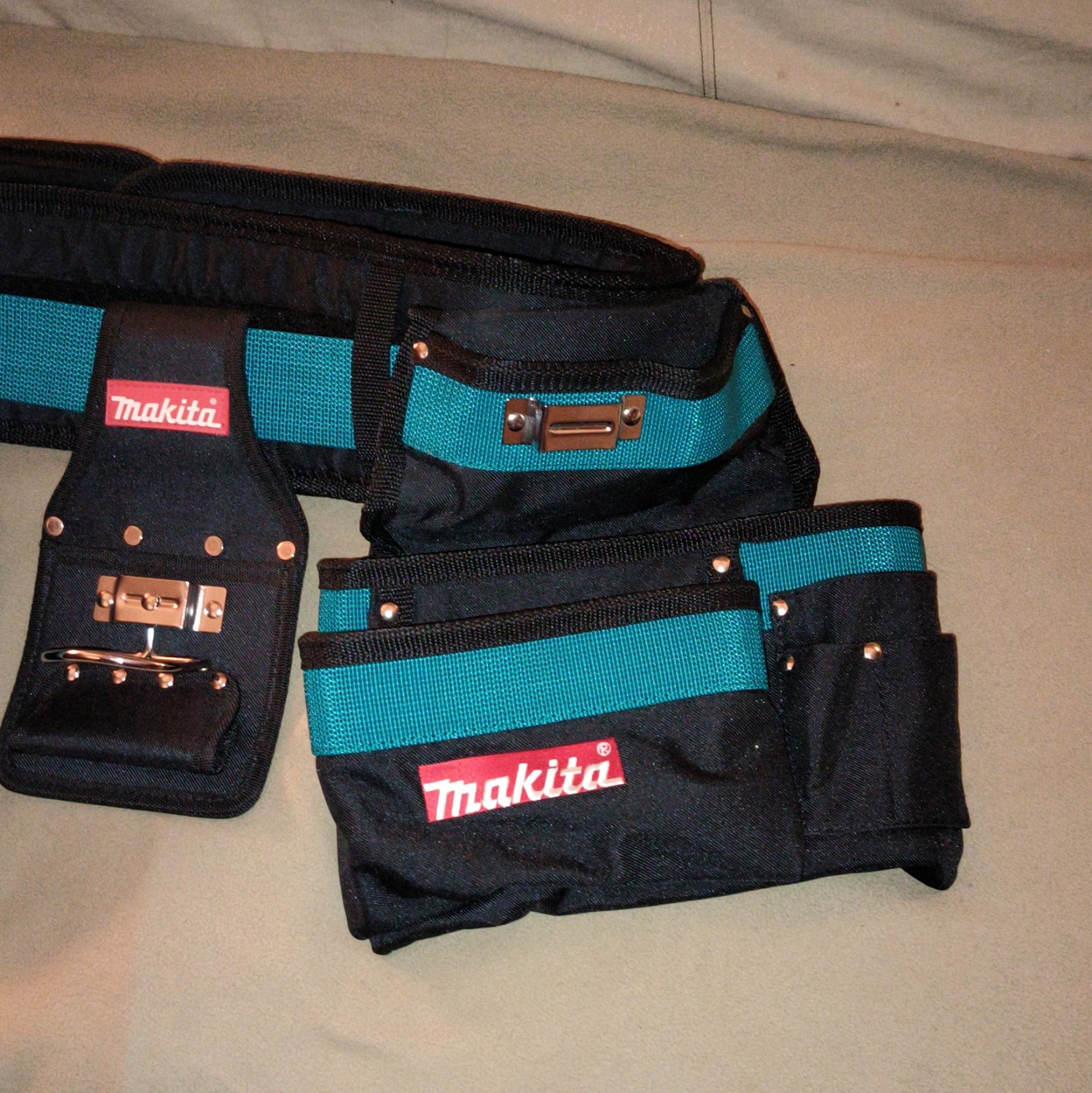 Makita Construction Pro Tool Belt Black/Teal Adjustable Multiple Pouches – NEW!