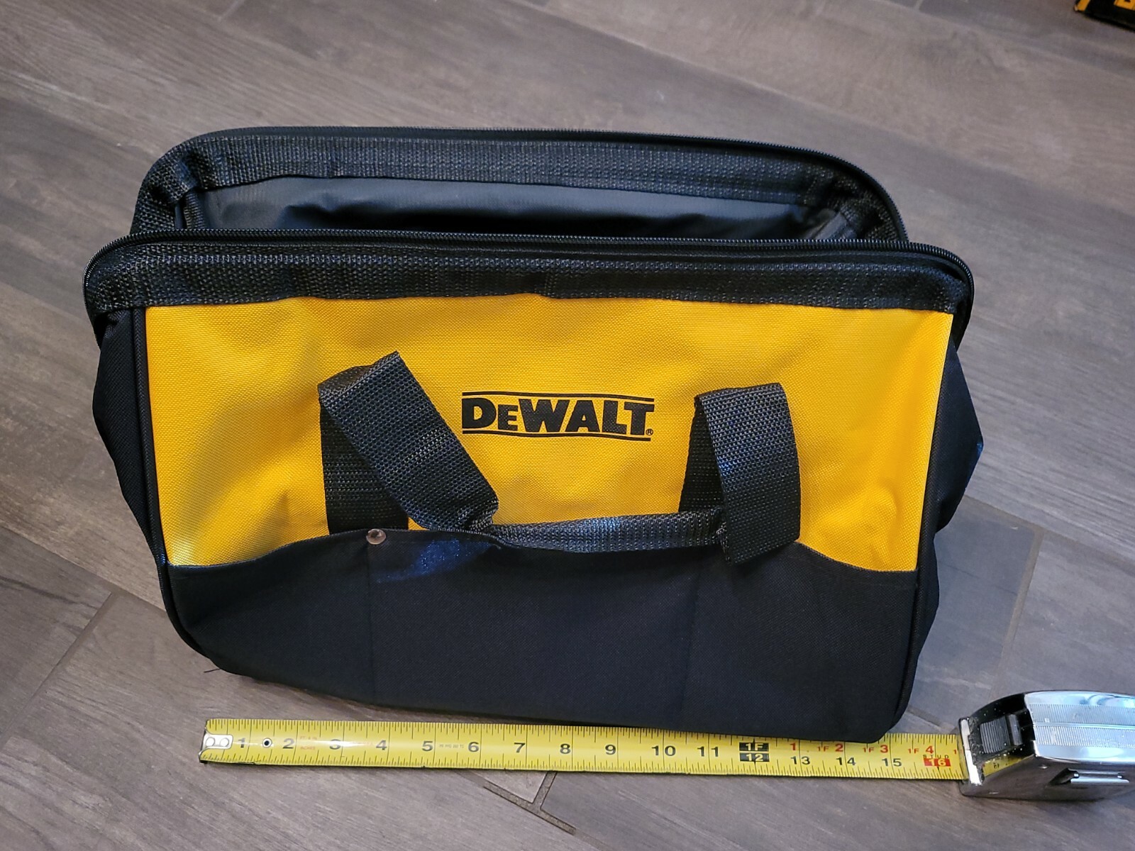 (4) DEWALT 15″×9″×10″ Heavy Duty Nylon Contractor Tool Bags – NEW – FREE SHIP!!