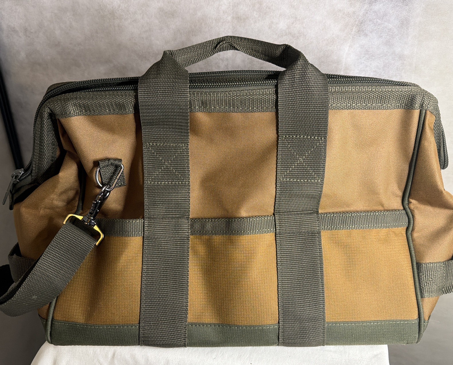 Bucket Boss Tool Bag: 16 Inches Wide 12 Pocket Brown And Green Heavy Duty NEW.