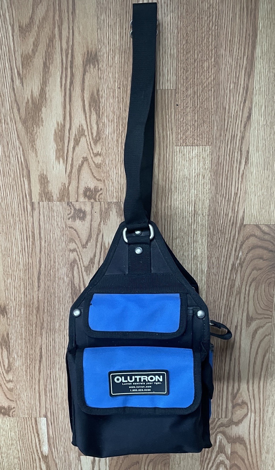 VINTAGE LUTRON ELECTRICIANS SHOULDER SLING TOOL BAG WITH MULTIPLE COMPARTMENTS
