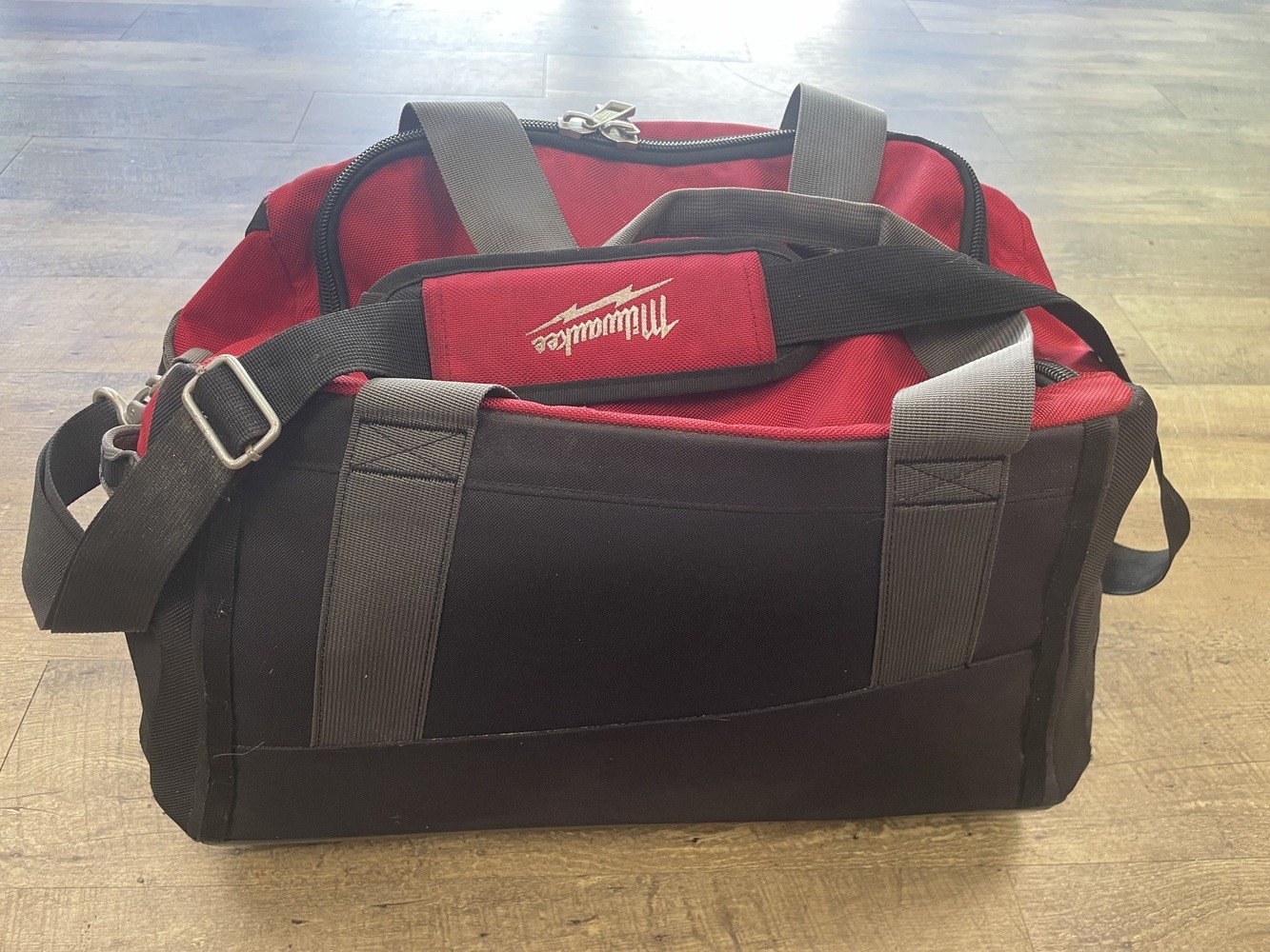 Milwaukee – 48-22-8322 – 20″ PACKOUT Tool Bag – PPSKN (366353)