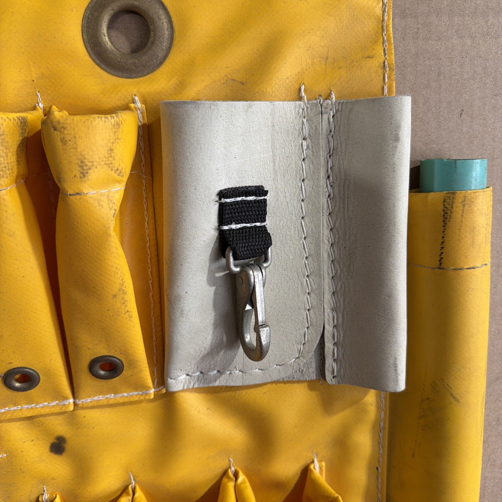 ESTEX 1829-DP Aerial Tool Apron Vinyl Coated Nylon and Canvas Used Surplus