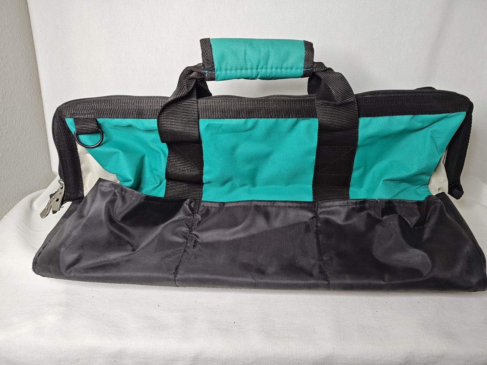 Makita 21″x12″x11″ Construction Tool Bag 831271-6 10 Pockets For 18V Drill Saw