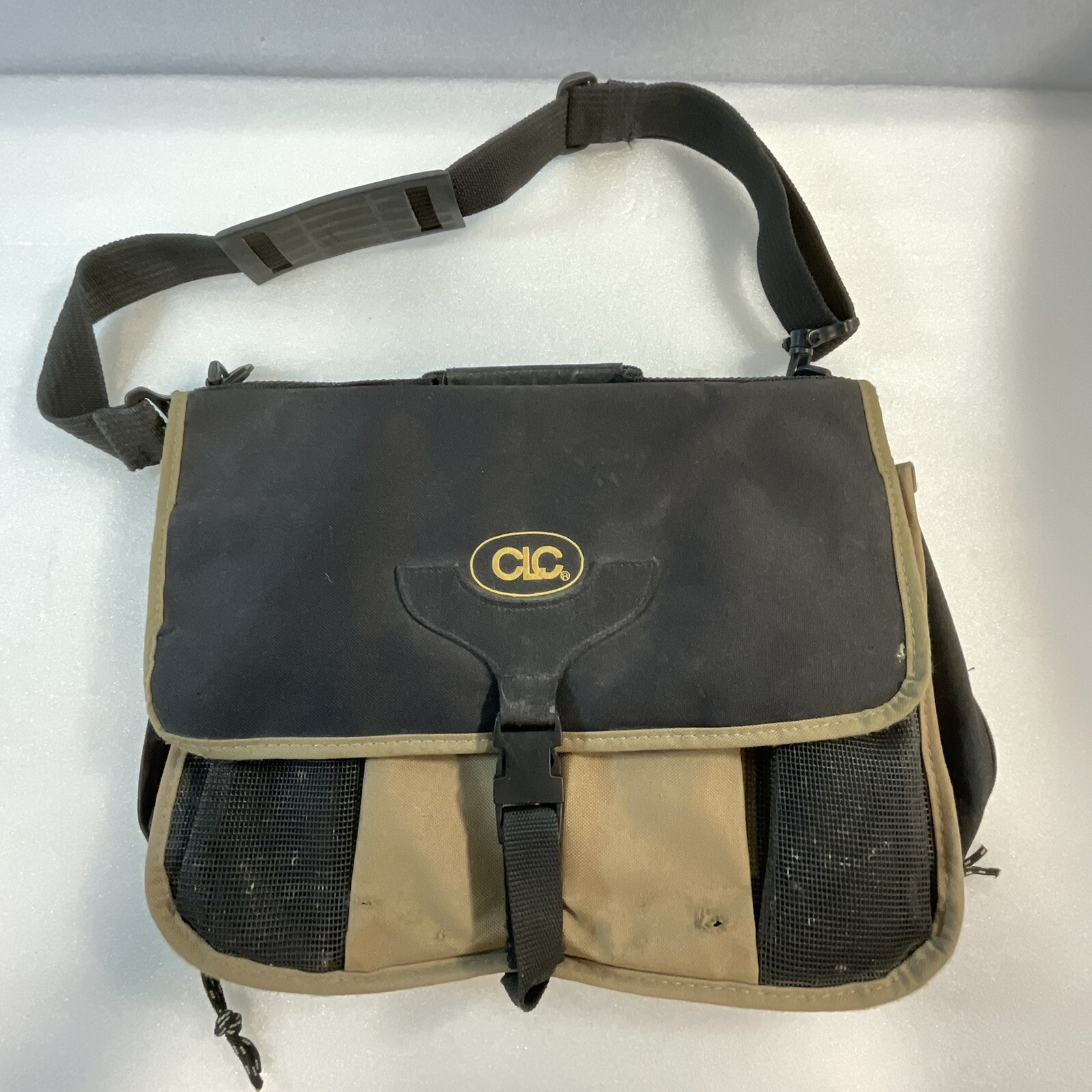 CLC Work Shoulder Messenger Heavy Duty Professional Tool Multi Pocket Bag