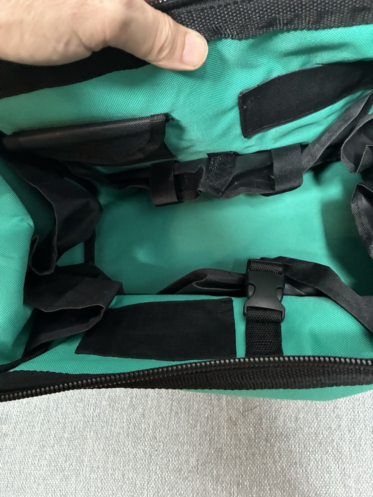 Makita 831253-8 Contractor Tool Bag, 14″X11”X9” Unused
