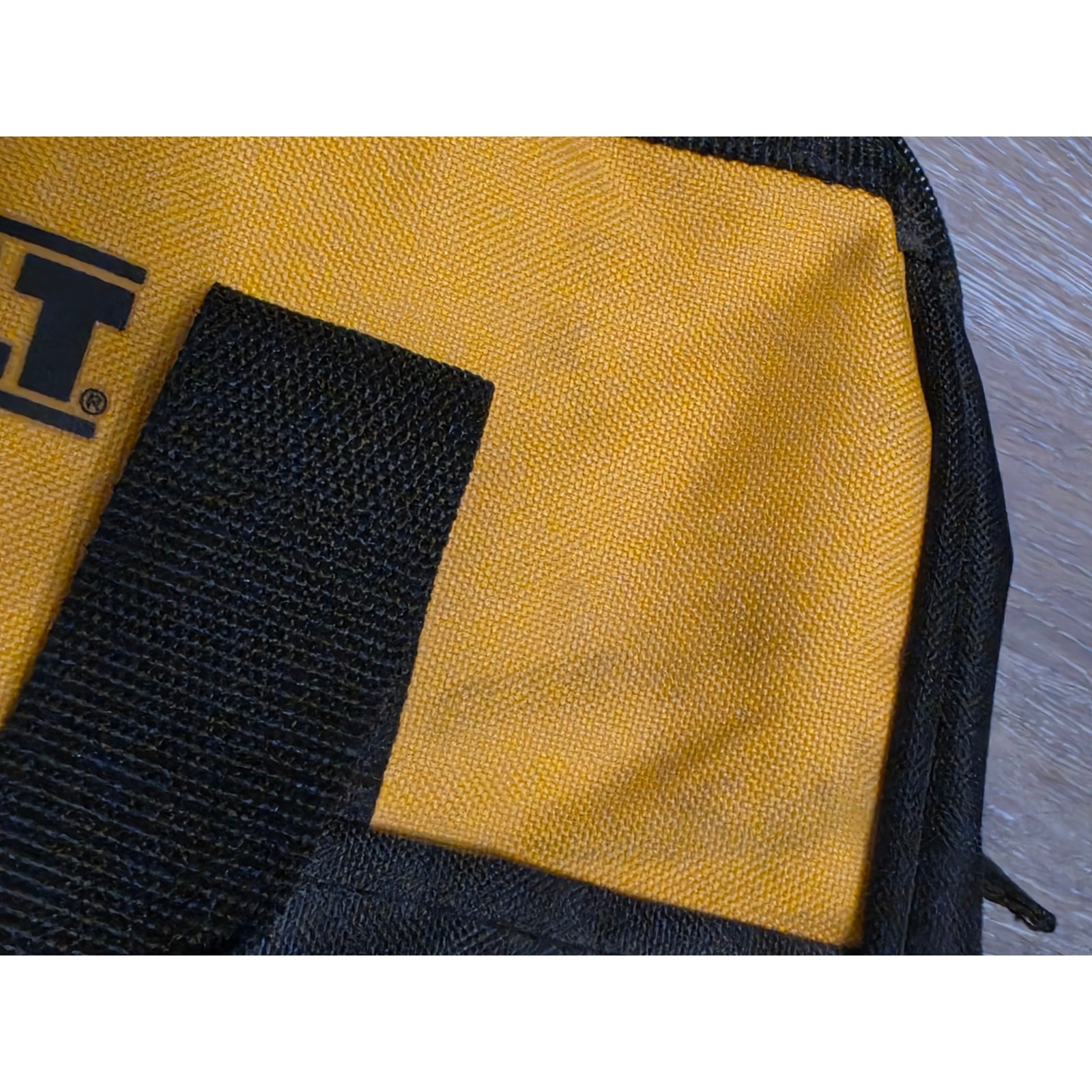 DeWalt Tool Bag – 13″ – Heavy Duty – New w/ Storage Marks – 6 Exterior Pockets