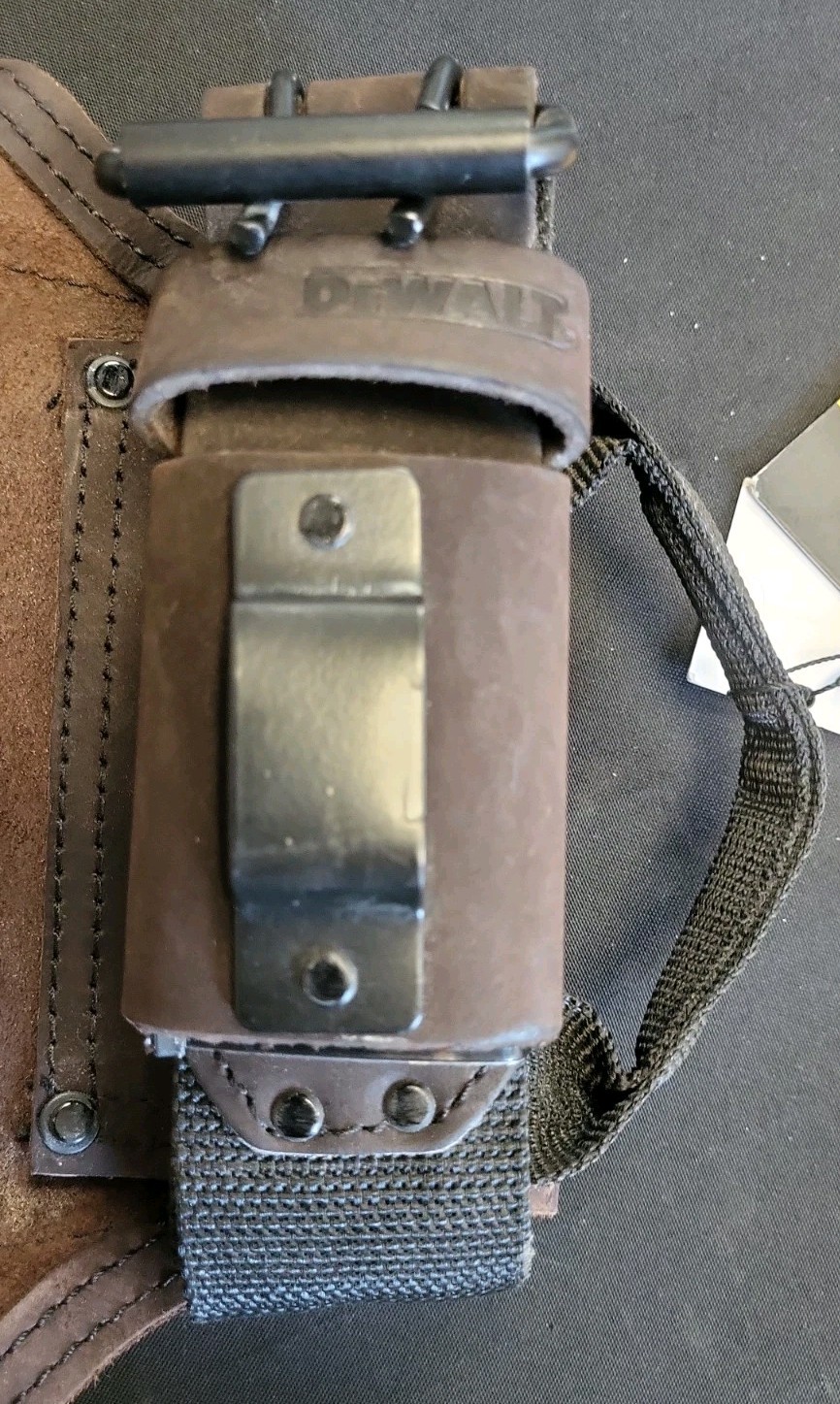 DEWALT Tool Pouch W/Belt Leather DWST550115