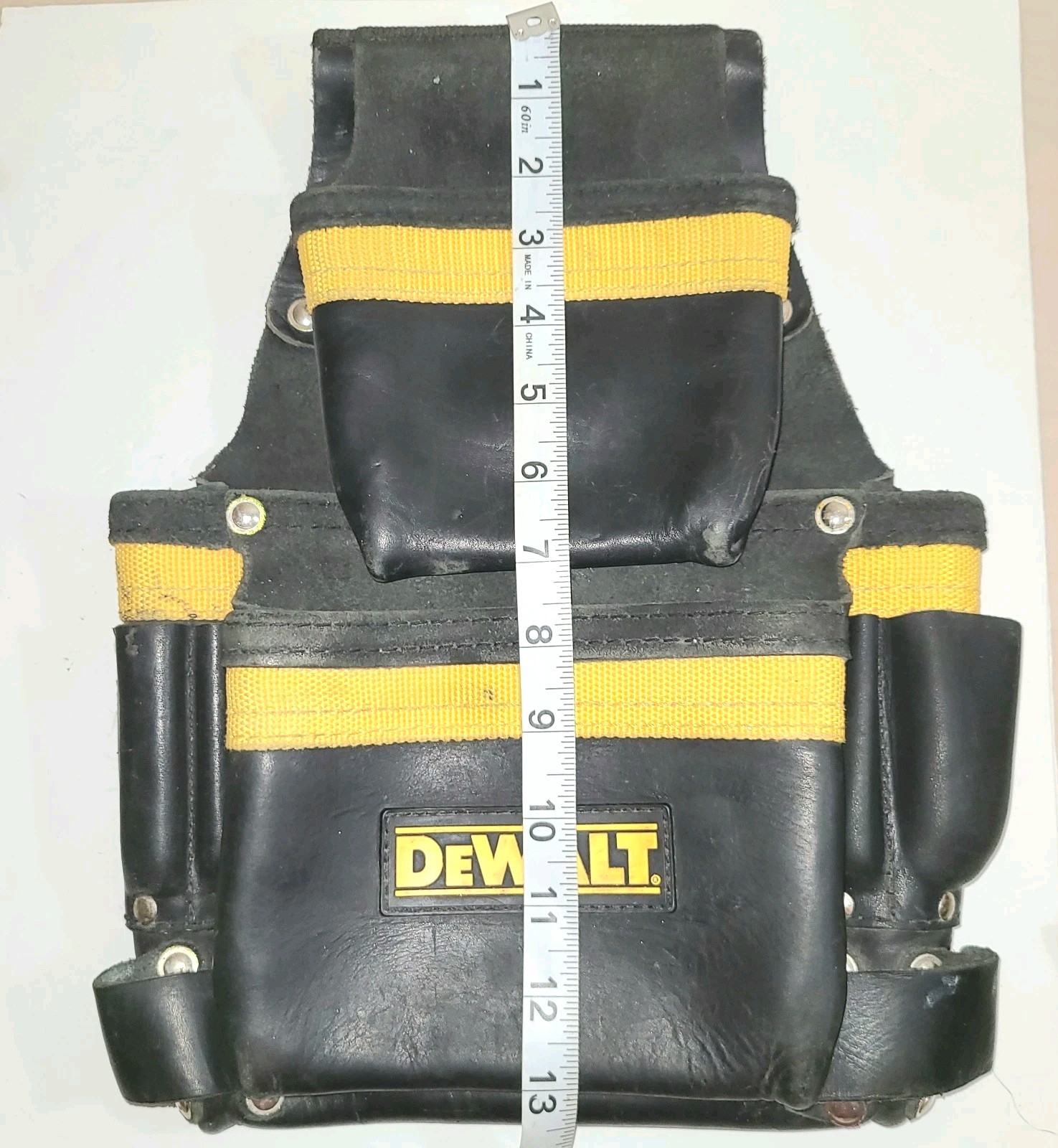 DeWalt D5107 Carpenter’s Heavy Duty Nail Bag Top Grain Leather
