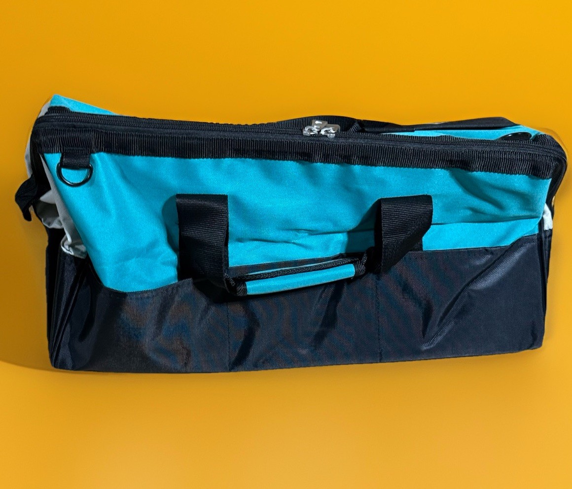 Makita 831271-6 21″ X 12″ Contractor Tool Bag – BLUE/LIGHT GRAY/BLACK