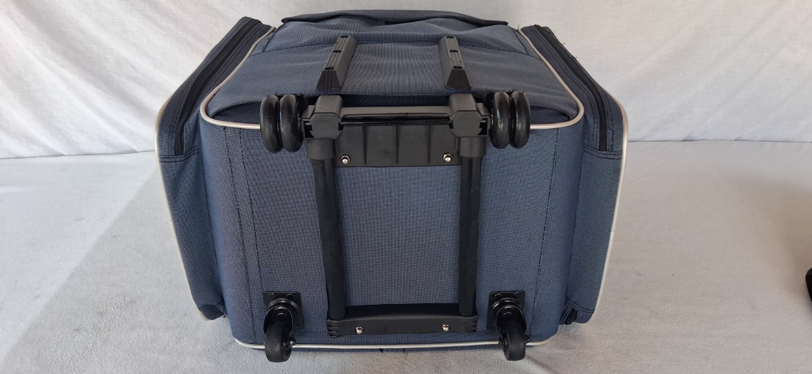 Fiskars Portable Rolling Wheels/ Spinner Multiple Pockets Waterproof Tool Bag BL