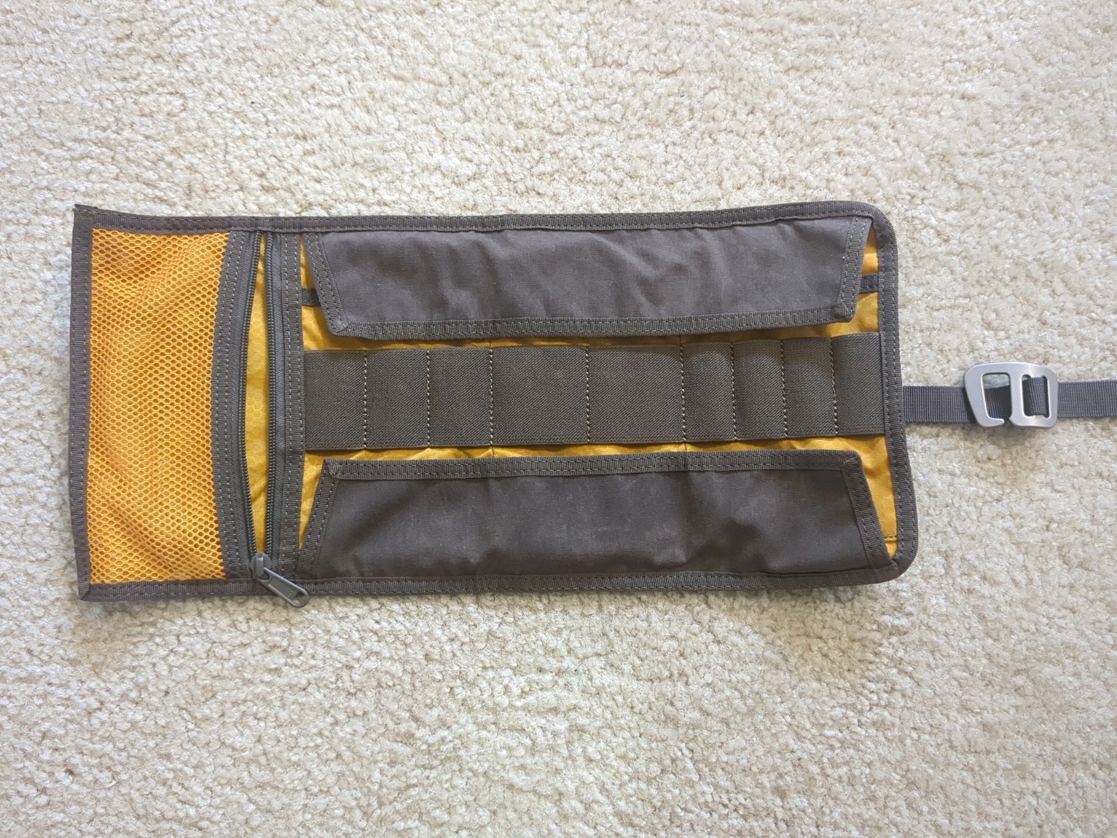LOCHBY Tool Roll Brown | For Art & Electronics | Roll-Up Tool Bag for Pen Lovers