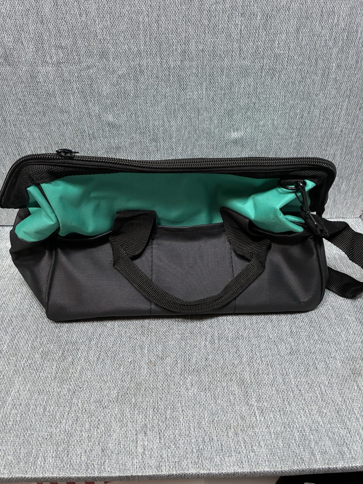 Makita 831253-8 Contractor Tool Bag, 14″X11”X9” Unused