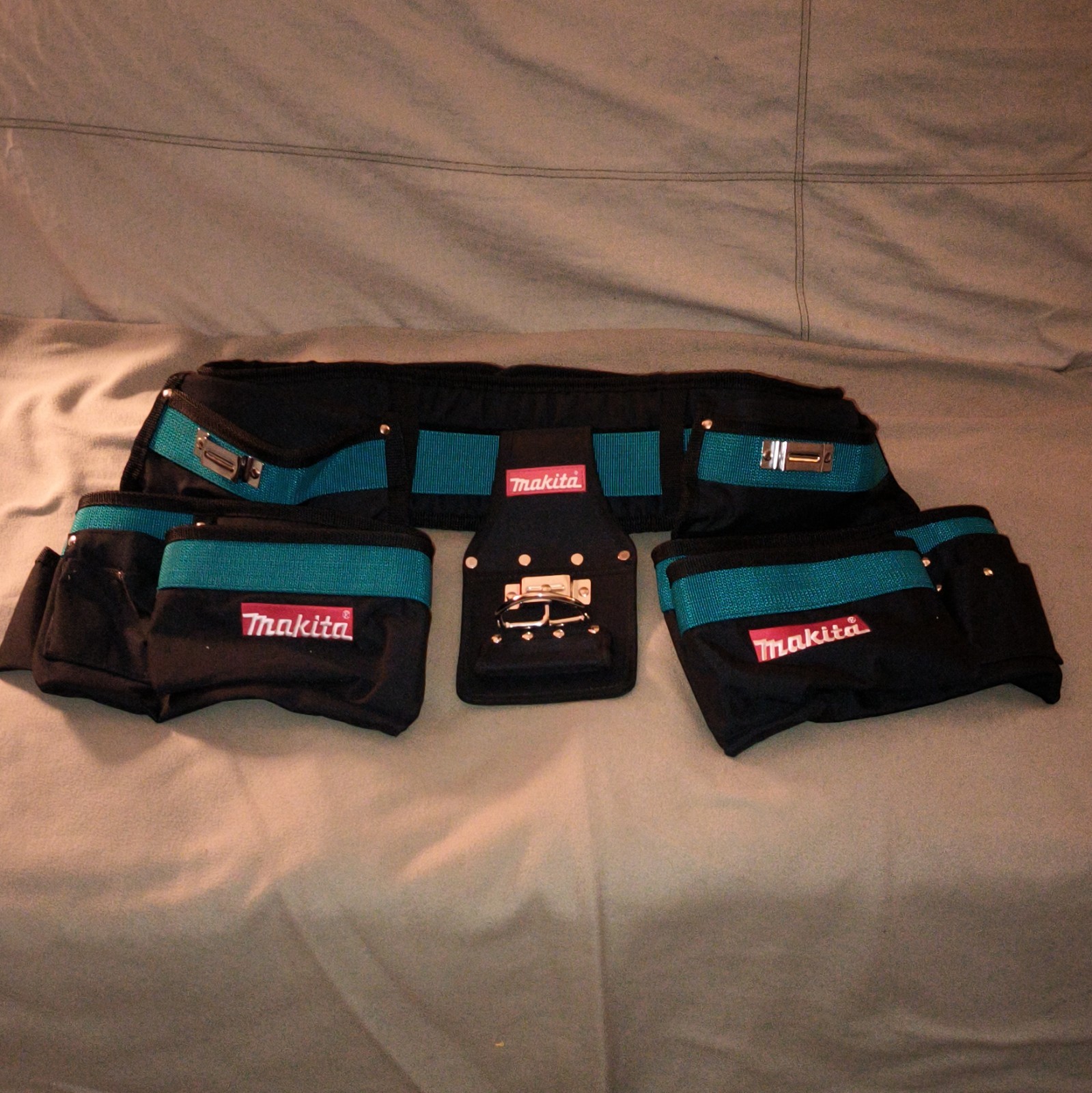 Makita Construction Pro Tool Belt Black/Teal Adjustable Multiple Pouches – NEW!