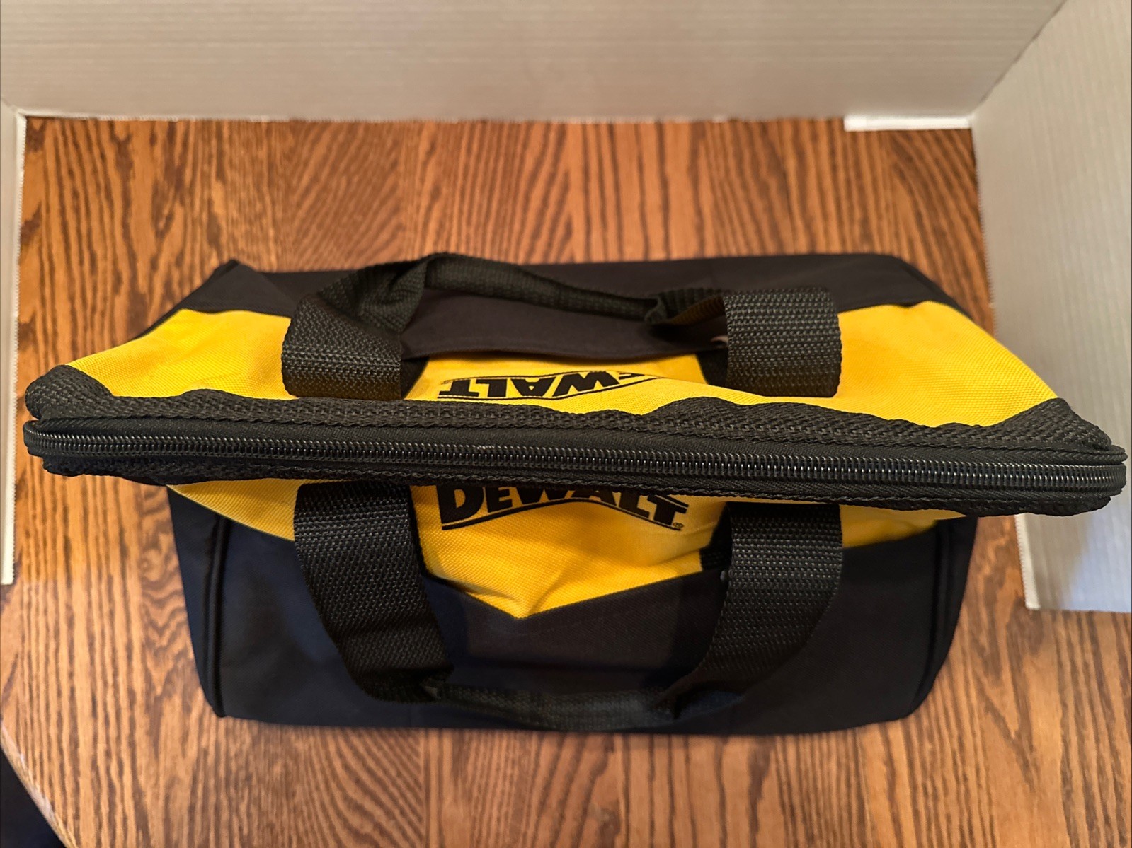 DEWALT 13″ Contractor Tool Bag N037466 Black/Yellow, NEW