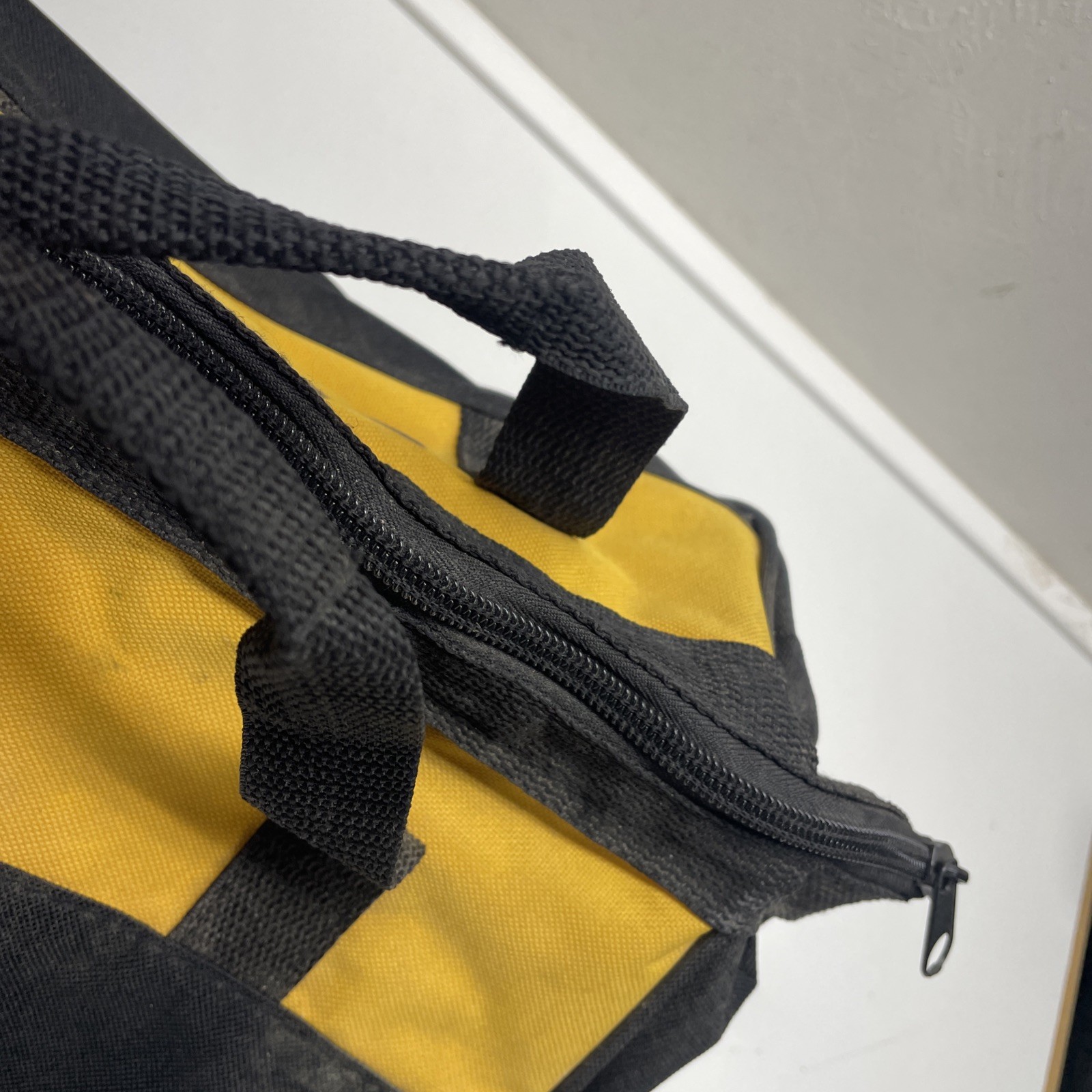 DEWALT N261499 Tool Bag – Small 11”x9”x7” used Good Condition Little Dusty No.Sh