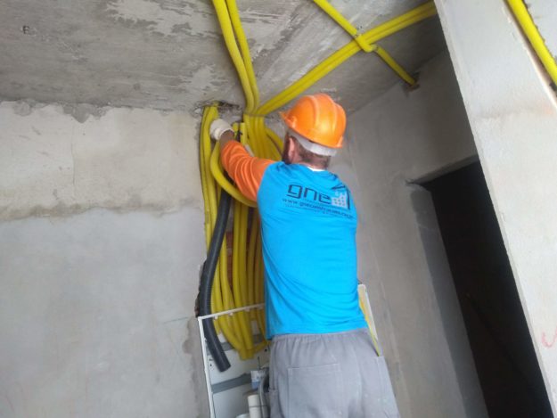 INSTALAÇÕES ELÉTRICAS